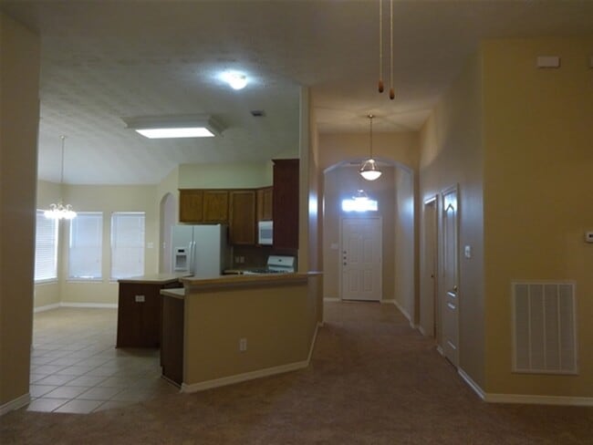 Building Photo - 28819 Hidden Cove Dr