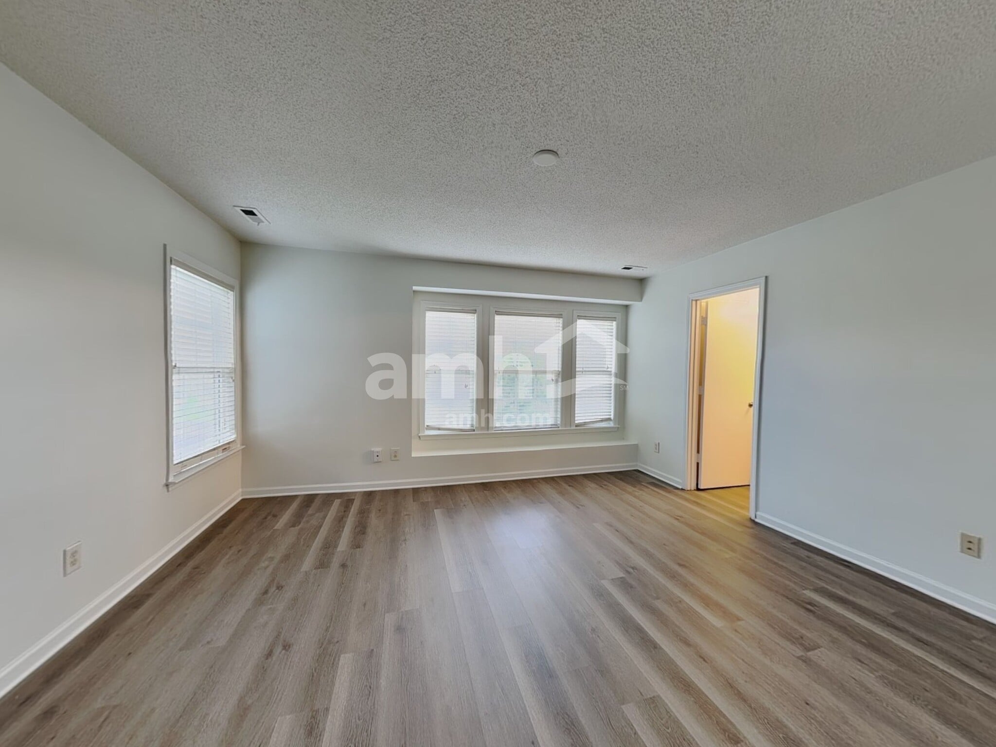 Building Photo - 6025 Namozine Ct