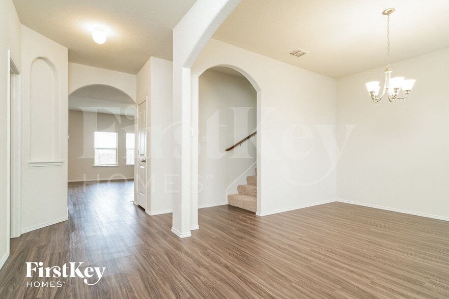 Building Photo - 434 Stuart Ln