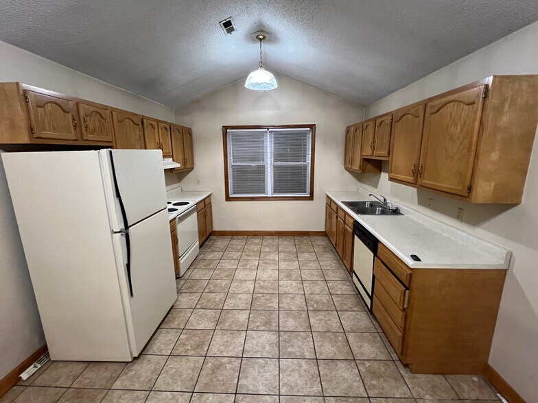 Building Photo - 201 Pearl Street