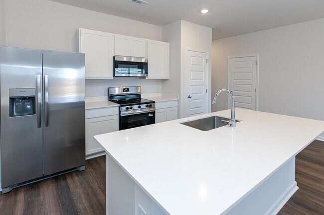 Building Photo - 103 Betty Garrett Dr