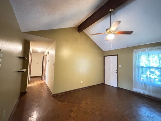 Building Photo - Remodeled 3 Bedroom Home