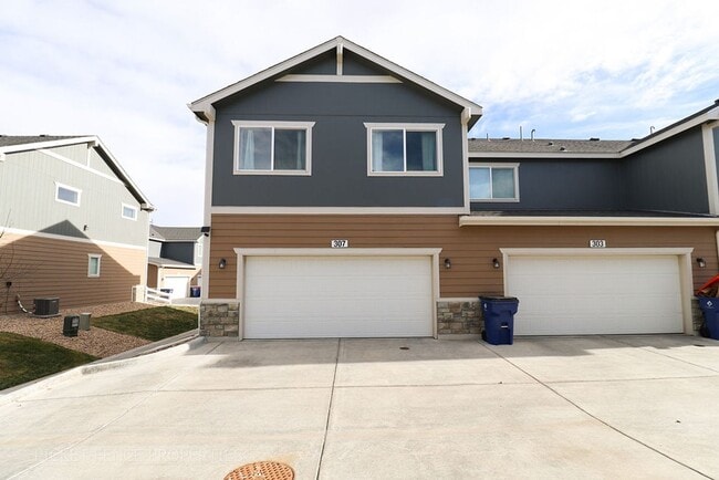 Building Photo - New Townhome in Downtown Johnstown