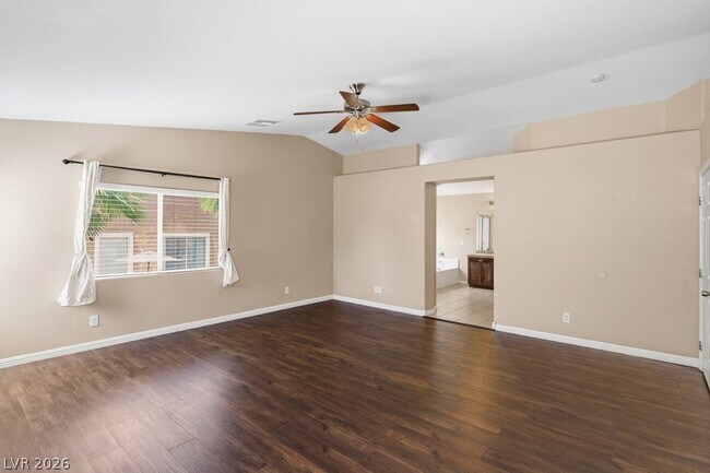 Building Photo - 527 Newberry Springs Dr