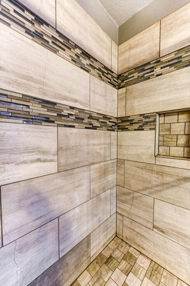 Building Photo - Modern 2-Bedroom Condo in LoHi