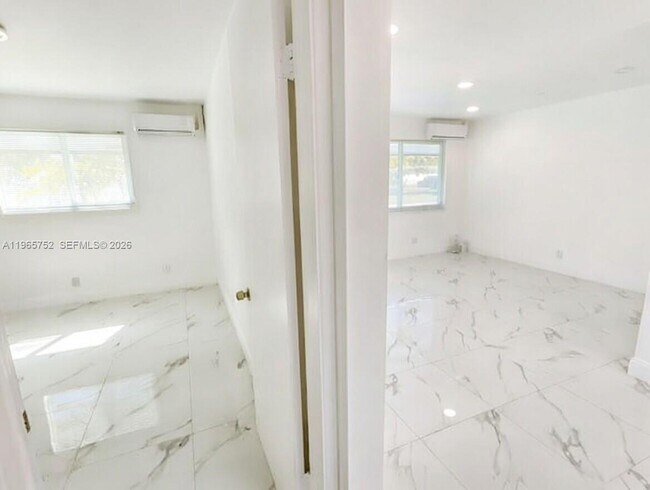 Building Photo - 2308 NW 3rd Ave