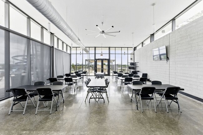 Building Photo - 5925 San Geronimo