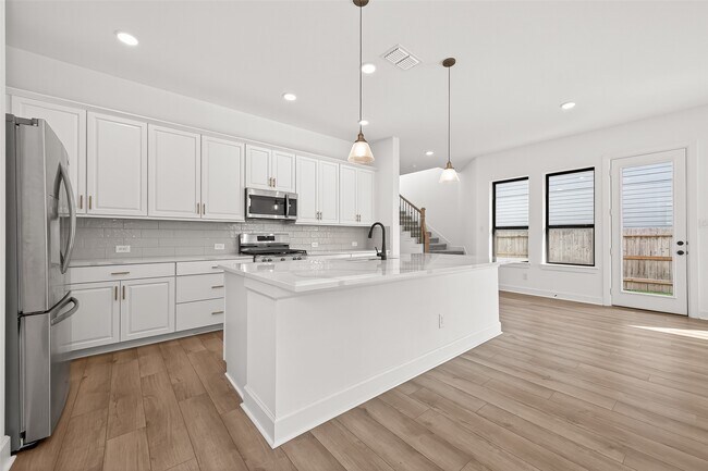 Building Photo - 16915 Chapel Knox Dr