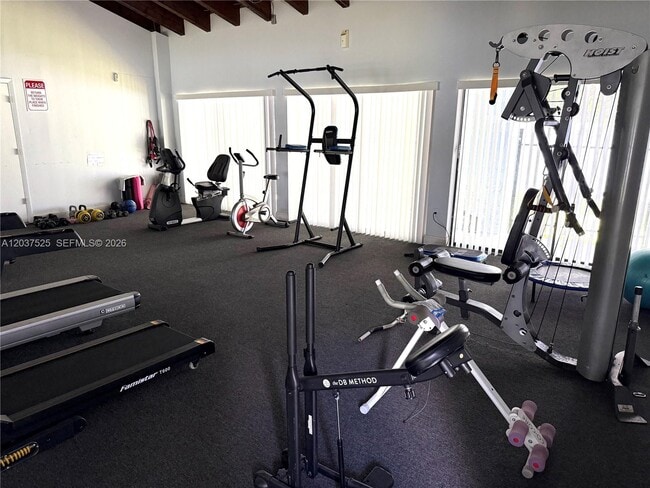 Building Photo - 9440 Fontainebleau Blvd