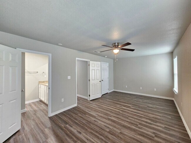 Building Photo - 230 N Mary Jo Dr