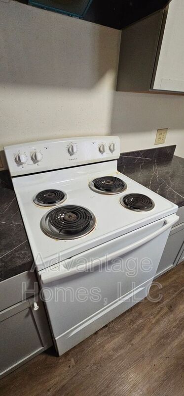 Building Photo - 824 N 70th St