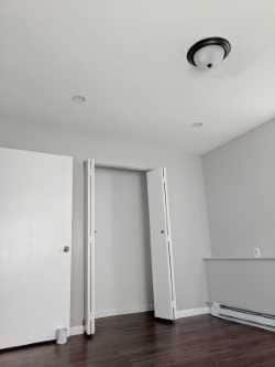 Building Photo - Looking for a home or an office space...Come take a look!!