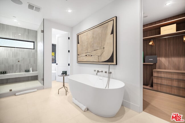 Building Photo - 4256 Camellia Ave