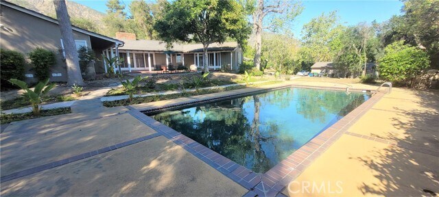 Building Photo - 1845 N Santa Anita Ave