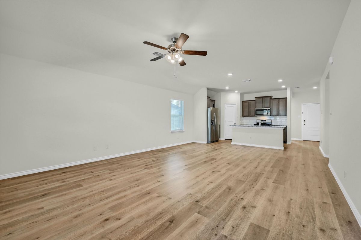 Building Photo - 804 Honey Maple St