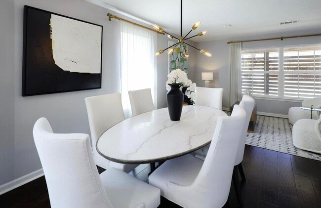 Building Photo - 10282 Vinemont St