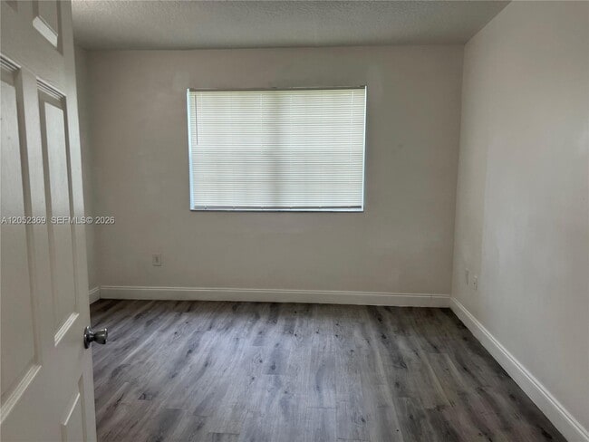 Building Photo - 215 SW 117th Terrace