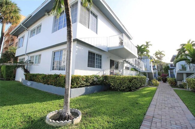 Building Photo - 9260 Bay Harbor Terrace