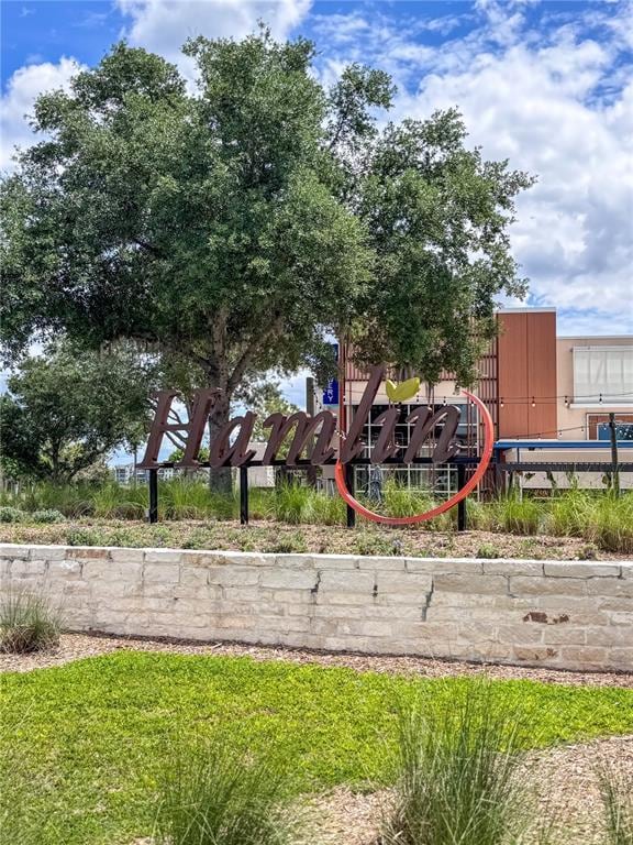 Building Photo - 15363 Hamlin Pk Dr