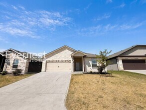 Building Photo - 2212 Hornbeam St