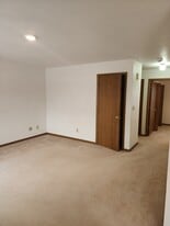 Building Photo - 1490 Tower Dr