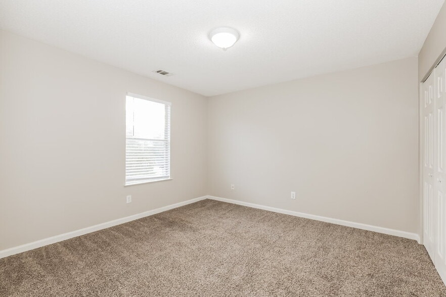Building Photo - 1607 Thornwick Trace