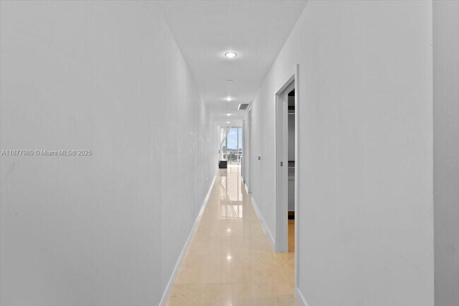 Building Photo - 1100 Biscayne Blvd