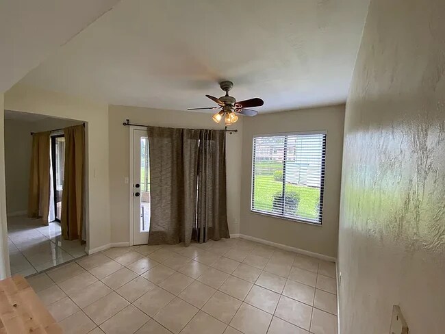 Building Photo - 130 Blue Heron Dr