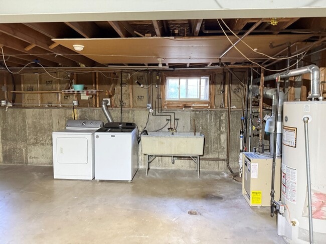 Building Photo - 4602 Sycamore Ln