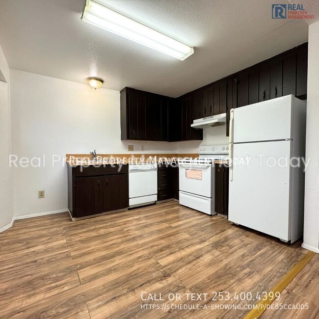 Building Photo - 2 bedroom and 1 bath Unit in Tacoma!