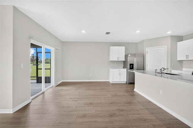 Building Photo - 10924 Rabbit Grv Trl