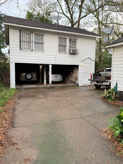 Building Photo - 1412 Old Shell Rd