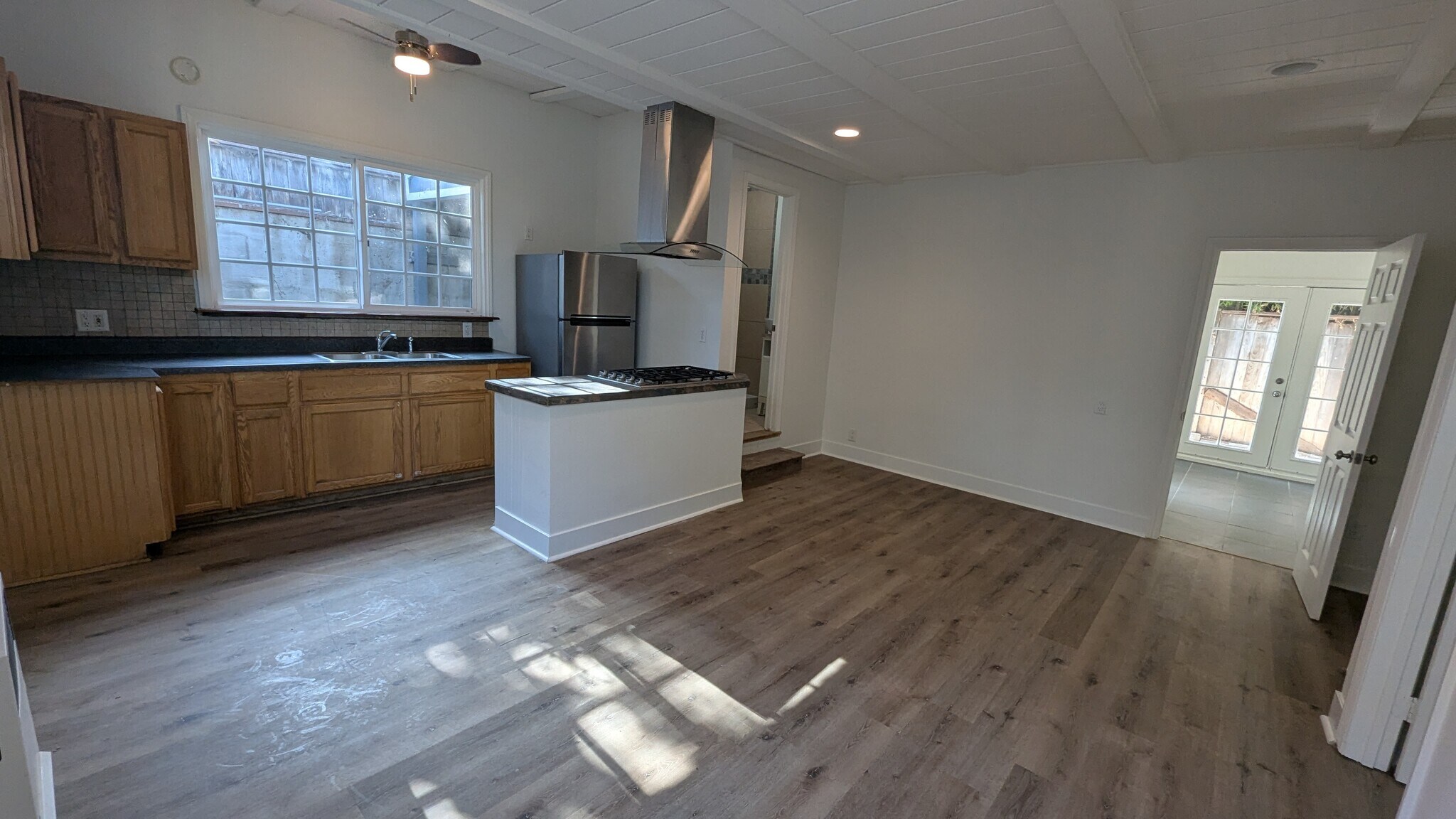 Building Photo - 392 West Center Ave