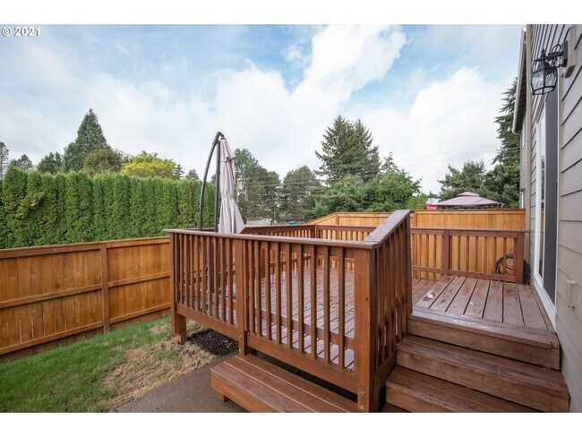 Building Photo - 11810 NE 128th Pl