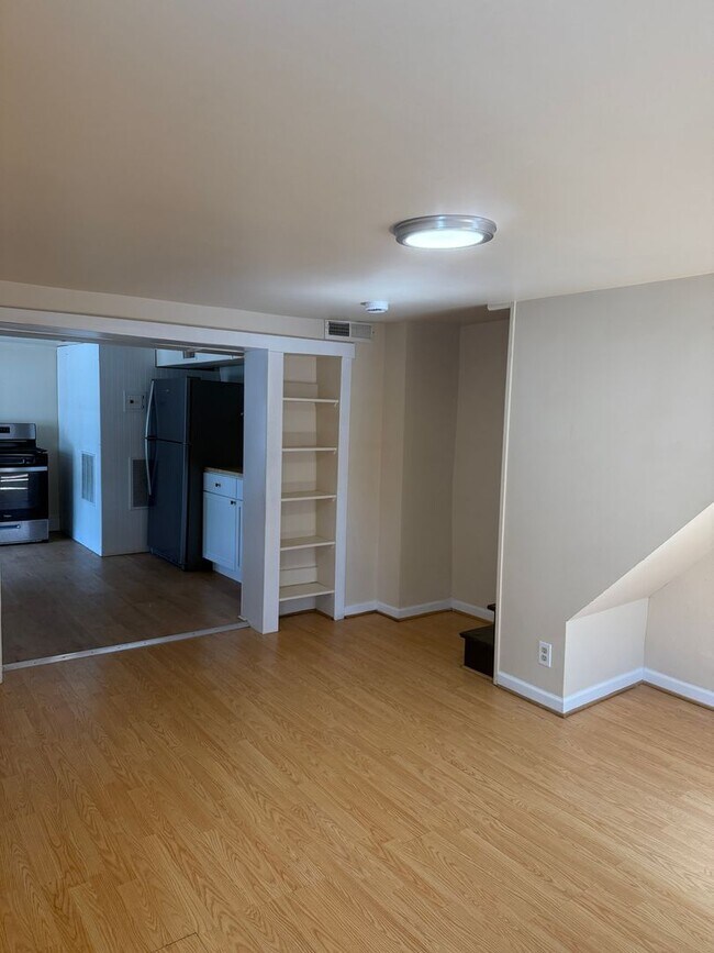 Building Photo - Spacious Rental in Downtown Frederick!