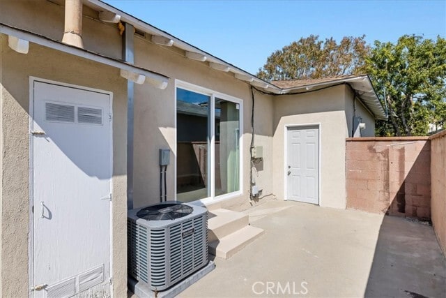 Building Photo - 2228 Warfield Ave