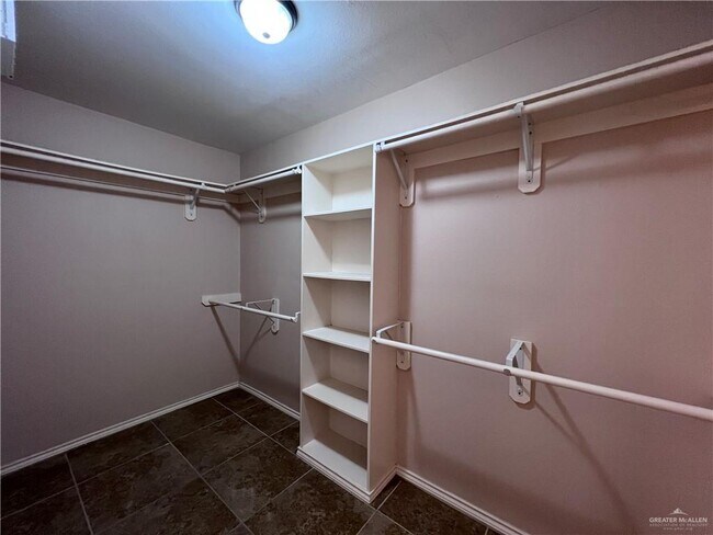 Building Photo - 31 Butkus Dr