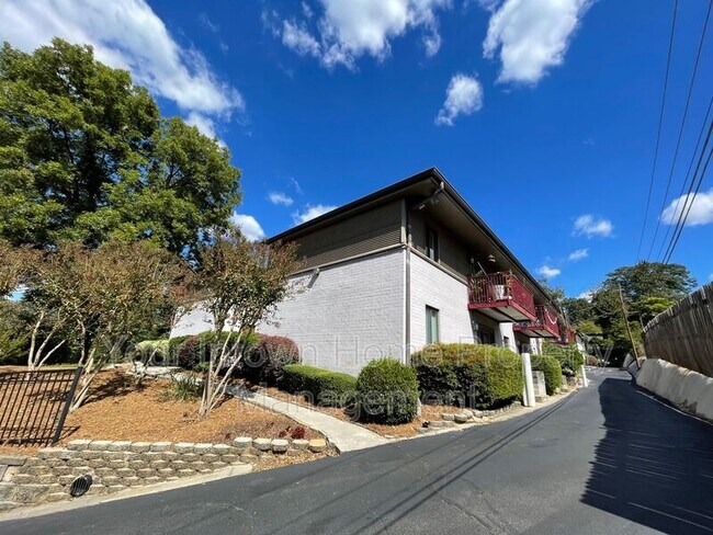 Building Photo - 1355 Euclid Ave NE