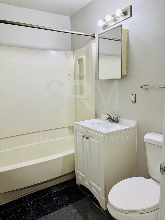 Building Photo - Affordable 3 Bedroom in Portland now available-Section 8 accepted *$200 Amazon Gift Card at Lease...