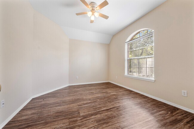 Building Photo - 17102 Mountain Crest Dr