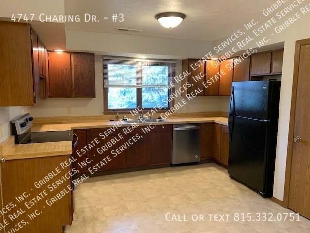 Building Photo - 4747 Charing Dr