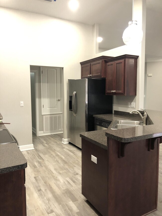 Building Photo - 113 Strike Eagle Dr