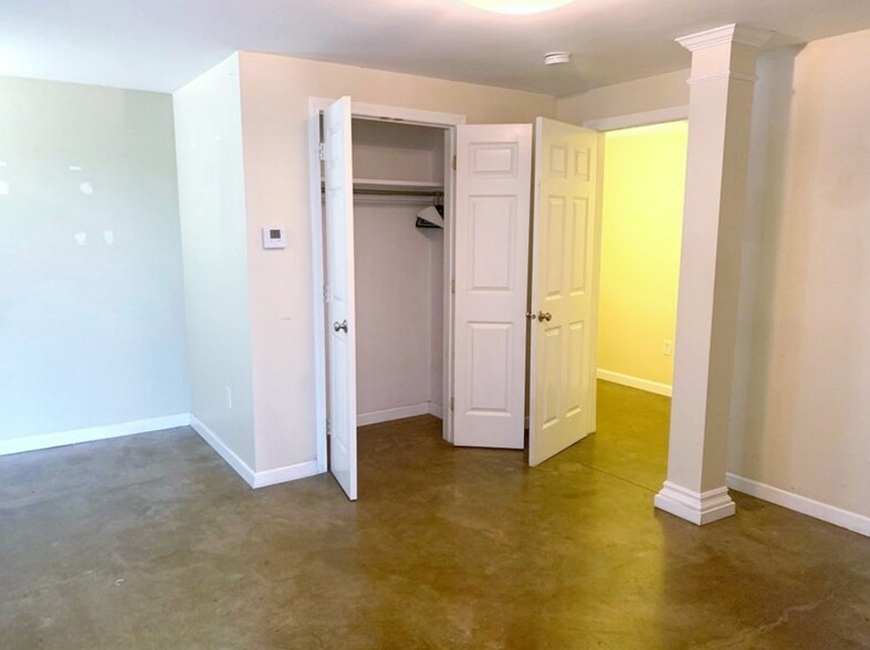 Building Photo - 74 Frankfort St