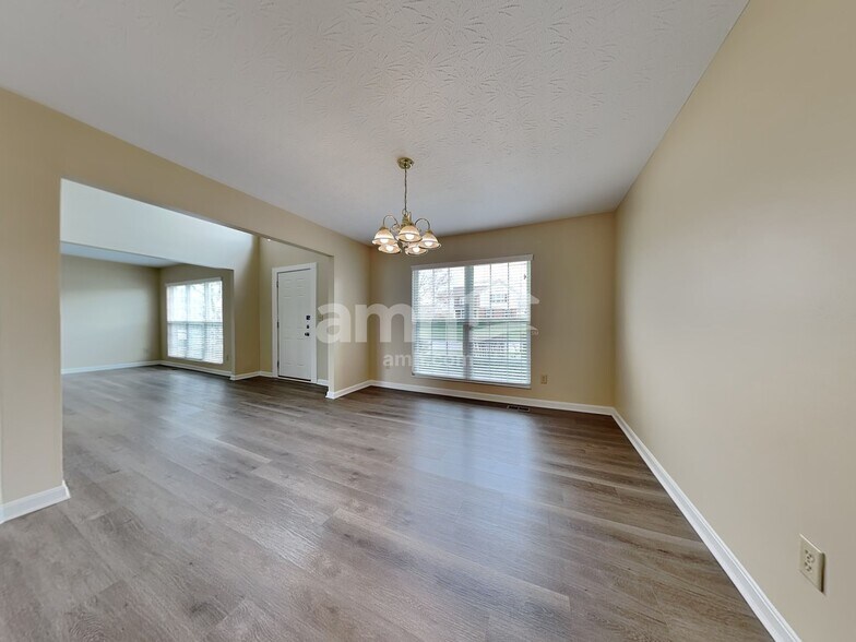 Building Photo - 6283 Zoellners Pl