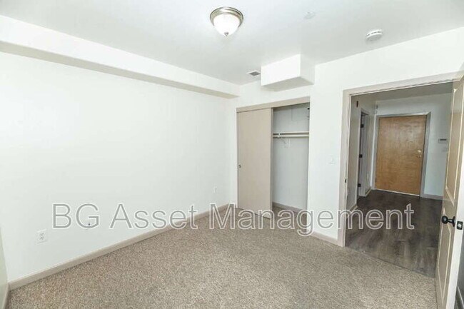 Building Photo - 1459 MacArthur Blvd