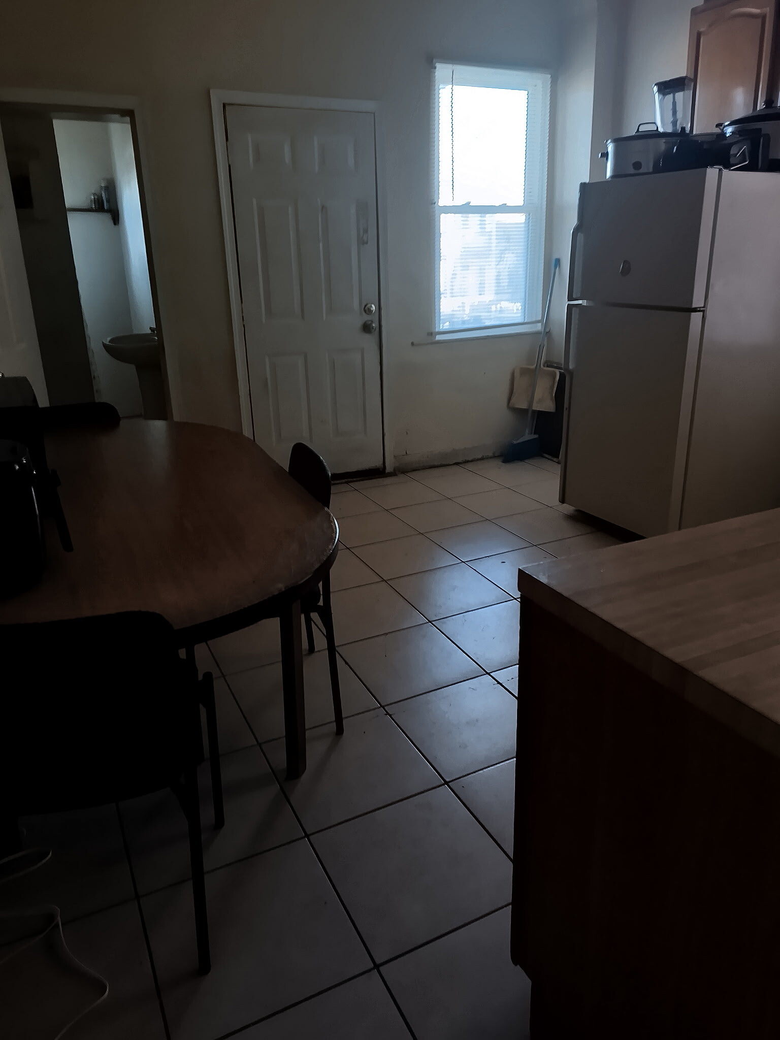 Building Photo - 1615 N Ellamont St