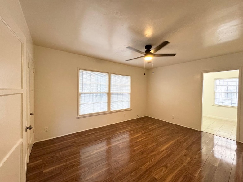 Building Photo - 5404 La Mirada Ave