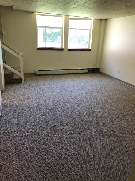 Building Photo - 181 Main St