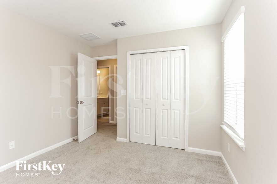 Building Photo - 75249 Chelsea Gdn Wy