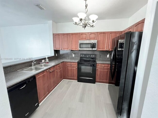 Building Photo - 3991 SW 155th Ave